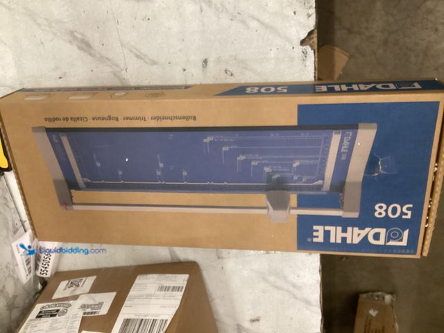 Lot 49-5545027 - Dahle Personal Rotary Trimmer - 18" Cutting Length, 23-1/4" x 8-1/8" Unused