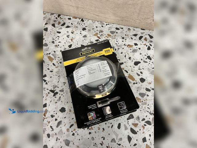 Lot 49-5489019 - QTY 2 - YMMV Defiant 250-Lumens 2-in 1 Multi-functional Rechargeable Utility light. New