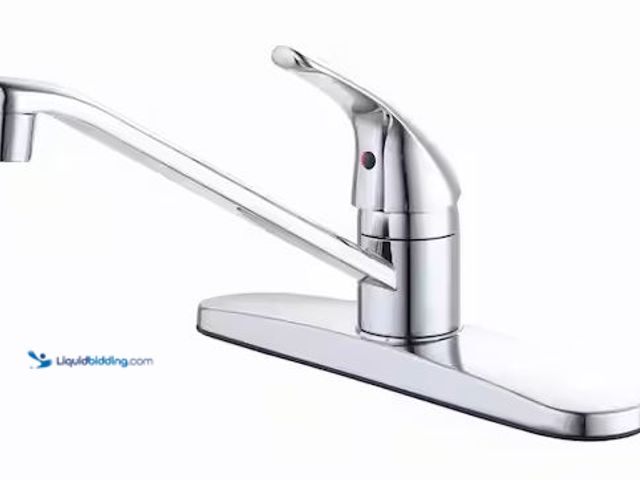 Lot 49-3531416 - Glacier Bay
Single Handle Standard Kitchen Faucet in Polished Chrome Internet # 326926404
Model # ...