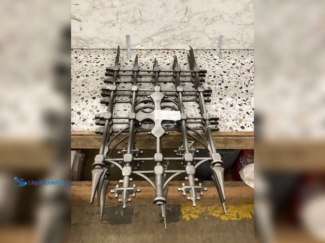 Lot 49-5433850 - 3pk Cementry Fence. Item is Unused