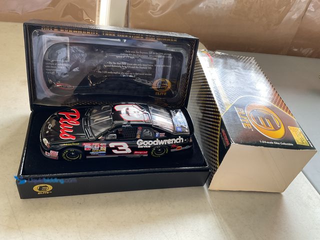 Lot 49-1830770 - COLLECTIBLE ACTION ELITE RACED VERSION 1998 DAYTONA #3 DALE EARNHARDT GOODWRENCH 1/24 SCALE DIECAST ...