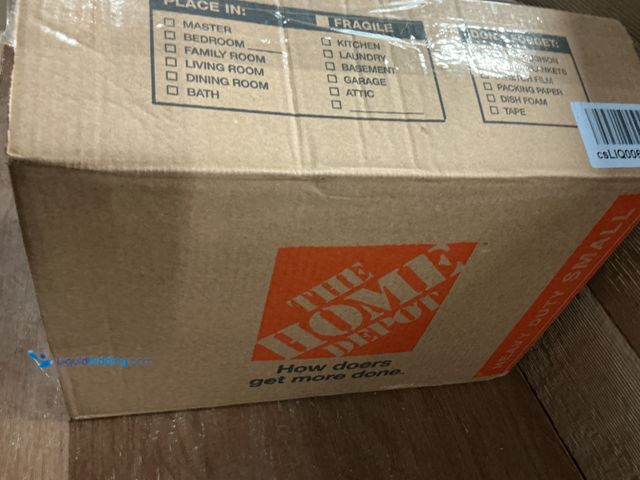 Lot 49-3527265 - Blue and White Flower Area Rug (8x10) (clean) Used