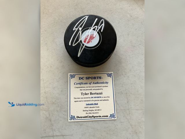 Lot 49-1505794 - COLLECTIBLE NICE CHICAGO BLACKHAWKS LEGEND TYLER BERTUZZI AUTOGRAPHED HOCKEY PUCK WITH COA #COINS012...