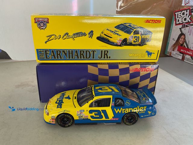 Lot 49-1505986 - COLLECTIBLE ACTION RACING DALE EARNHARDT JR #31 WRANGLER JEANS 1/24 SCALE DIECAST CAR IN ORIGINAL BO...