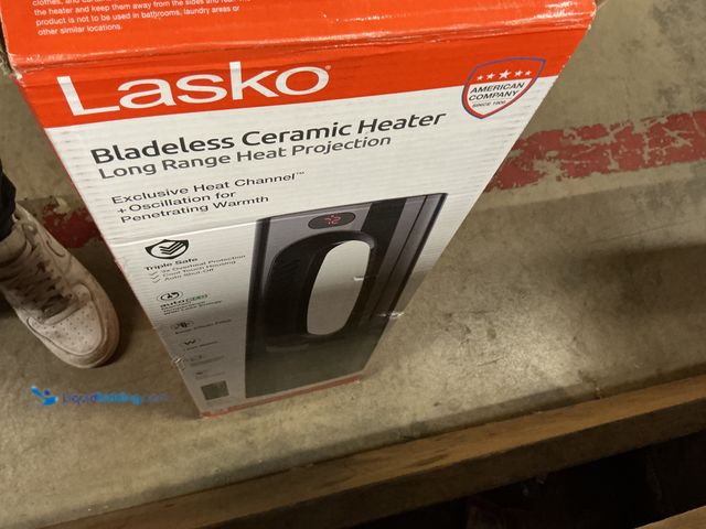 Lot 49-3540052 - Lasko
Bladeless 1500W 28 in. Black Electric Oscillating Tower Ceramic Space Heater with Remote Cont...