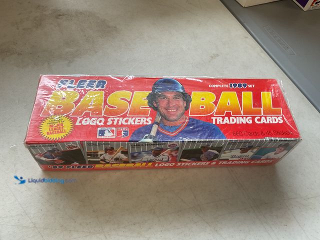 Lot 49-1505771 - COLLECTIBLE FACTORY SEALED 1989 FLEER BASEBALL COMPLETE 660 CARD SET INCLUDING KEN GRIFFEY JR AND PO...