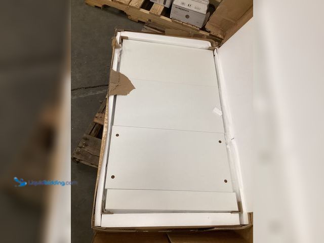 Lot 49-5542406 - Andersen
400 Series 32 in. x 80 in. Bronze Universal 3/4 Light Retractable Aluminum Storm Door with...