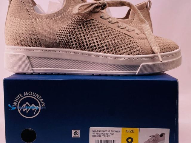 Lot 49-5573164 - White Mountain Women's Lace-Up Sneaker Size 8M Taupe, Unused, Size 8