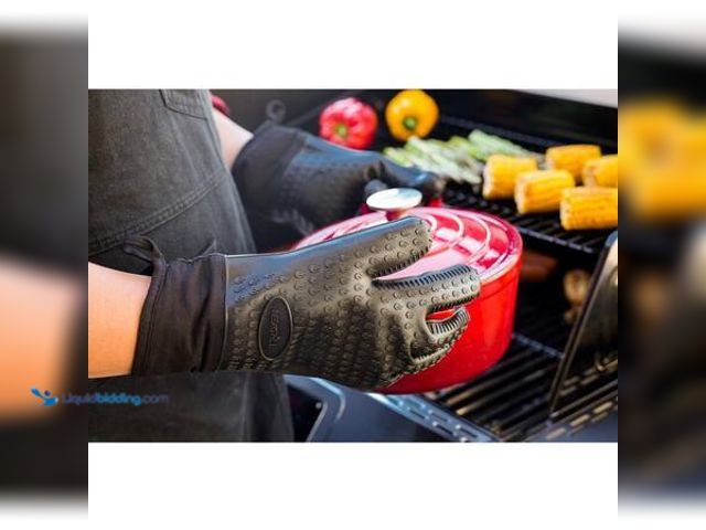 Lot 49-5554091 - TWO PAIRS Nexgrill Grilling Gloves in Black Silicone Model # 530-0025G Unused