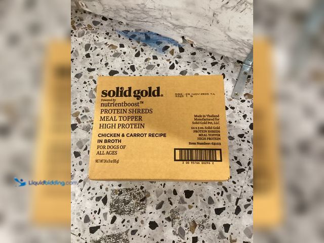 Lot 49-5481986 - Solid Gold Protein Shreds Meal Topper Chicken & Carrot Recipe in Broth for Dogs Item is Factory Seal...