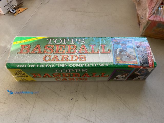 Lot 49-1830474 - COLLECTIBLE WOW! FACTORY SEALED 1990 TOPPS BASEBALL 792 CARD SET INCLUDING KEN GRIFFEY JR ALL STAR R...