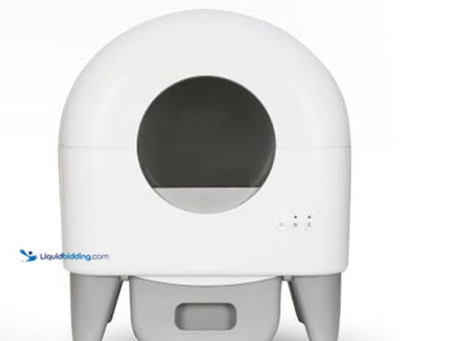 Lot 49-1553987 - Fumoi, Self-Cleaning Litter Box, Used, Powers on.  Ref#BULK1126