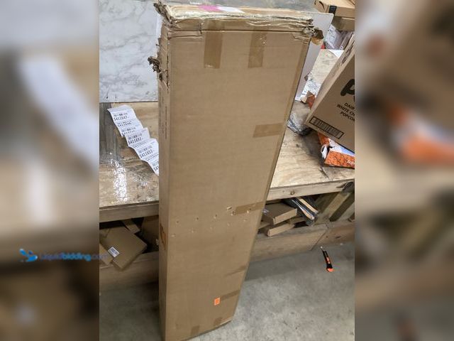 Lot 49-5411647 - Quen Size Bed Frame. Unused