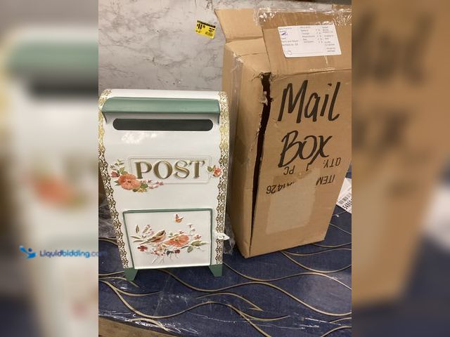 Lot 49-5486942 - Floral Cute Mail Box Item#:HA1426 Item is unused