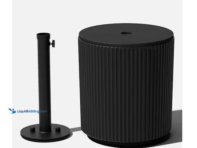 Lot 49-5555271 - Veradek
Round Black Plastic 20 in. Height Outdoor Shade Side Table, Unused