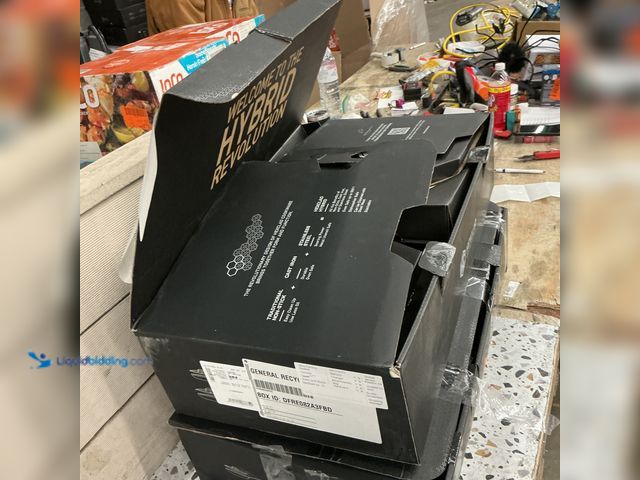 Lot 49-5485335 - HexClad 7-piece Cookware Set. Item 1244601 | Model 859006007083. Used.