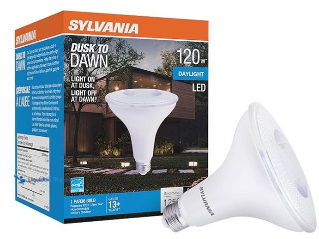 Lot 49-5486461 - Sylvania Dusk to Dawn PAR38 LED Light Bulb with Auto On/Off Light Sensor, 120W=14W, 1250 Lumens, 500...
