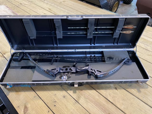 Lot 49-1975005 - Jennings Speed Star Compound bow with hardcase.