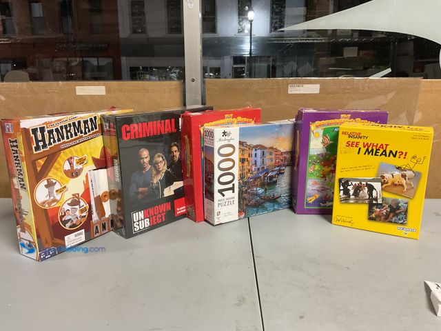 Lot 49-1505933 - LOT OF 6 PUZZLES AND BOARD GAMES SOME ARE SEALED AND SOME ARE VINTAGE INCLUDING HANG MAN, CRIMINAL M...