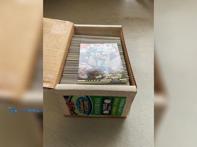 Lot 49-5341811 - 1992 TOPPS STADIUM CLUB SERIES I COMPLETE 300 CARD SET INCLUDING BARRY SANDERS AND MORE