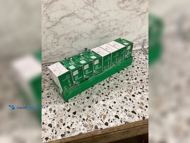 Lot 49-3531519 - HOME ACCENTS 100 HOLIDAY GREEN MINI LED CHRISTMAS STRING LIGHTS SET 28FT 10IN Item is unused in a PK...