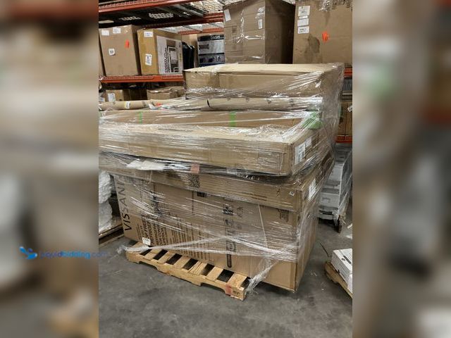 Lot 49-5541322 - Salvage Pallet Containing Many Miscellaneous Items. IMPORTANT: Please note that the condition of thi...