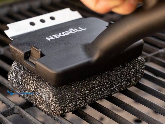 Lot 49-5543640 - QTY 2 - Nexgrill
PowerMesh Bristle-Free Stainless Steel Fiber Steam Brush. Model # 530-0085. Unused
