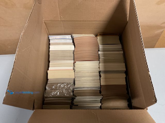 Lot 49-1505958 - LARGE BOX OF 2000+ SPORTS CARDS FROM VARIOUS TYPES AND YEARS LOADED WITH STARS AND HALL OF FAMERS GR...