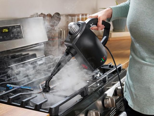 Lot 49-1631209 - Hoover 7-in-1 Handheld Pressurized Steamer, Portable Steam Cleaner with XL Water Tank for Tile, Grou...