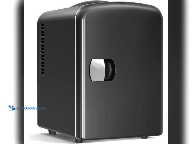 Lot 49-3564469 - COWSAR
7 in. Single Zone 8-Cans Beverage Cooler Mini Refrigerator and Personal Beauty Fridge in Bla...