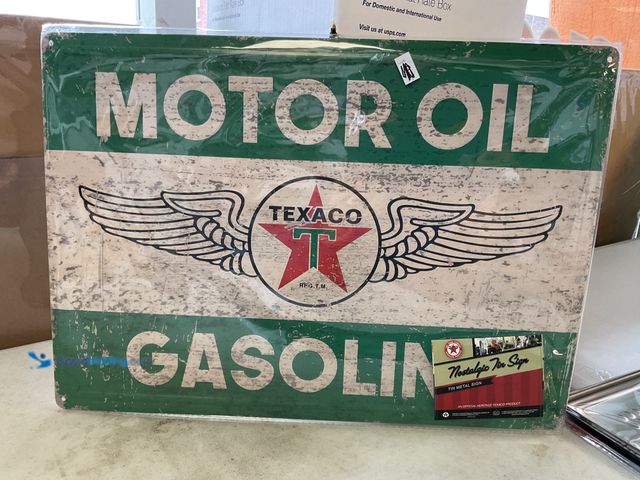 Lot 49-5451509 - Metal Sign NEW METAL COLLECTOR SIGN “TEXACO MOTOR OIL” MEASURES APPROXIMATELY 12 INCH BY 16 INCH