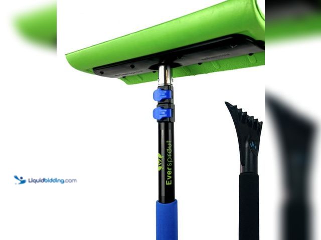 Lot 49-5487314 - EVERSPROUT Never-Scratch SnowBuster 1.5-to-3 Foot (attachments included) Unused