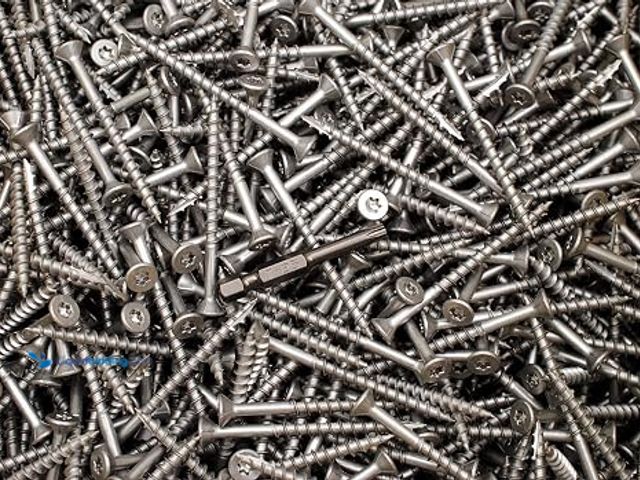 Lot 49-1622877 - (150) Torx Drive 316 Stainless Flat Head 10 x 2-1/2 Deck Screw Type 17 Wood T25, Model # B085XN329Z,...