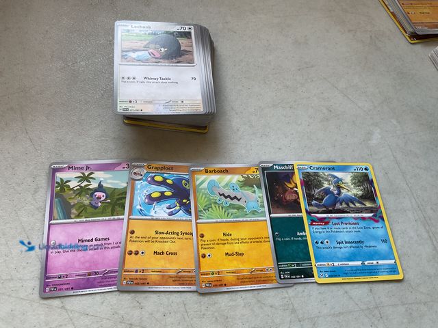 Lot 49-5515504 - Other LOT OF 80+ POKEMON CARDS FROM VARIOUS YEARS AND EVOLUTIONS LOADED WITH GREAT CARDS