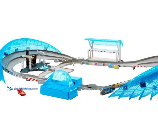 Lot 49-3527895 - Disney Pixar Cars Ultimate Florida Speedway Trackset Item is unused.