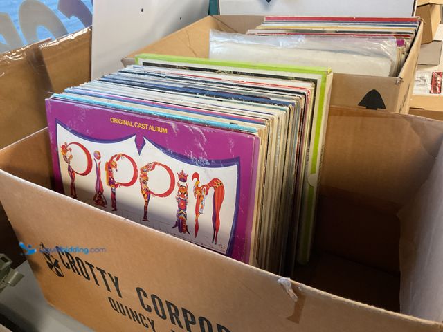 Lot 49-1810298 - COLLECTIBLE BOX FULL OF PRE-OWNED VINYL RECORDS