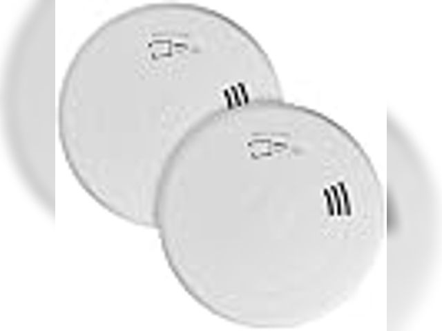 Lot 49-5541563 - First Alert SMCO210V Precision Detection, 10-Year Battery Smoke and Carbon Monoxide Alarm, 2-Pack. M...