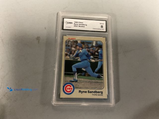 Lot 49-1811377 - COLLECTIBLE GRADED CARD! 1983 FLEER RYNE SANDBERG #507 ROOKIE GMA 8 NM-MT