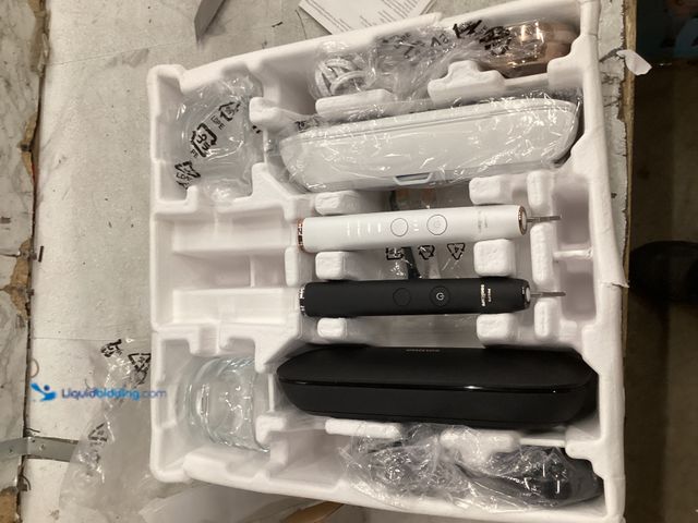 Lot 49-5542609 - Philips Sonicare DiamondClean Connected Rechargeable Toothbrush, 2-pack Unused