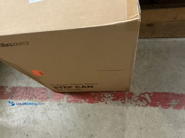 Lot 49-3539465 - Qualiazero
13 Gal. Matte White Stainless Steel Kitchen Trashcan, Step-on, D Shape Unused