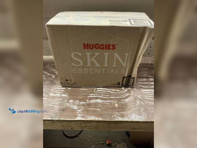 Lot 49-3563843 - Huggies Skin Essentials Dermatologist Approved Diapers - Size 5 - 132ct. Unused