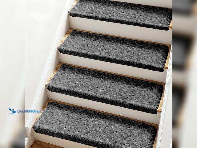 Lot 49-5546047 - Bullnose Carpet Stair Treads 7 Pieces, 30"x9.5" Carpet Stair Treads for Wooden Steps Indoor with Bul...