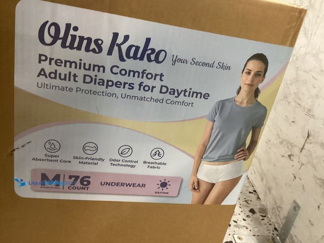 Lot 49-5486701 - Olins Kako Adult Diapers for Daytime, Medium 76 Ct Item is Factory Sealed