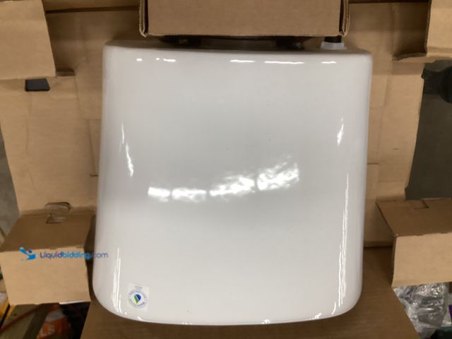 Lot 49-5551485 - WaterSense Toilet Tank (White) Unused with tank only