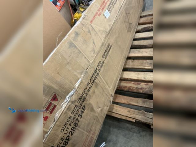 Lot 49-5487170 - Queen Size Canopy Platform Bed (espresso) (scuffs and scratches) (parts and repair)