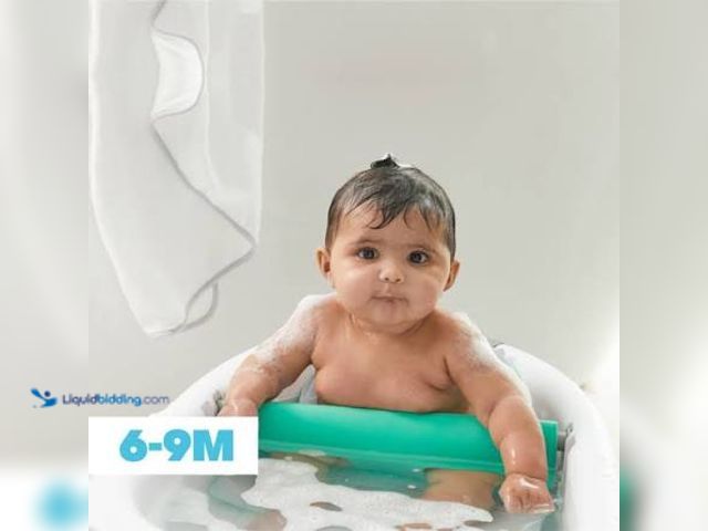 Lot 49-5542686 - Frida Baby 4-in-1 Grow-With-Me Bath Tub Unused