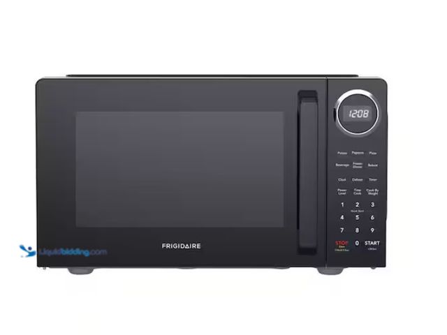 Lot 49-3613514 - Frigidaire 0.9 cu. ft. Countertop Microwave in Black, Model # EMW953-BLACK, Unused, Powers on  Ref#P...