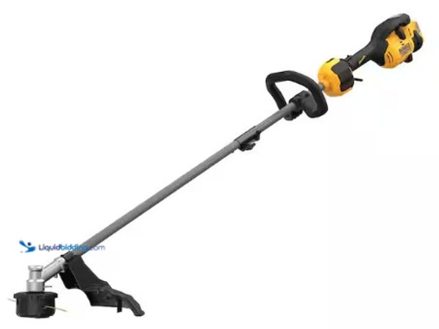 Lot 49-2022794 - DEWALT FLEXVOLT 60V MAX 17 in. Cordless Battery Powered Attachment Capable Trimmer Kit with (1) Char...