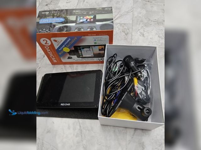 Lot 49-5551764 - ¥Rexing CPDuo-7 Dash Cam Front & Rear Recording Touch Screen 4K 7" ips, Unused with attachments