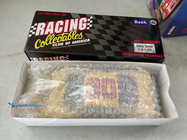Lot 49-1810337 - COLLECTIBLE  1/24 SCALE DIECAST CAR IN ORIGINAL BOX JOHNNY BENSON #30
